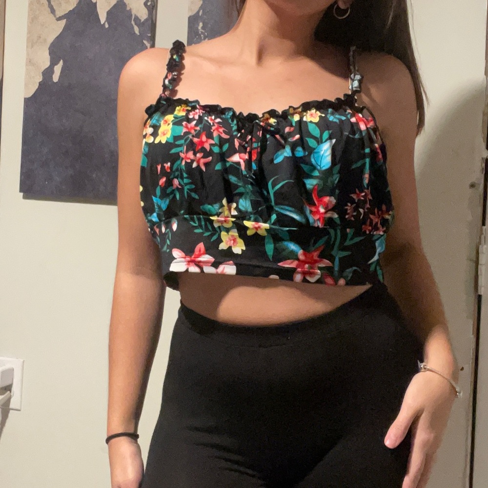 Crop top floral tank, XL